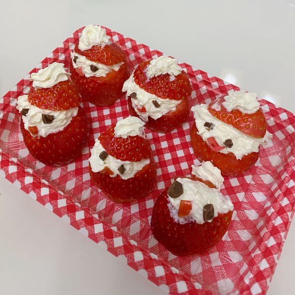 草莓聖誕老人（附影音食譜） : Fung Winnie一起做