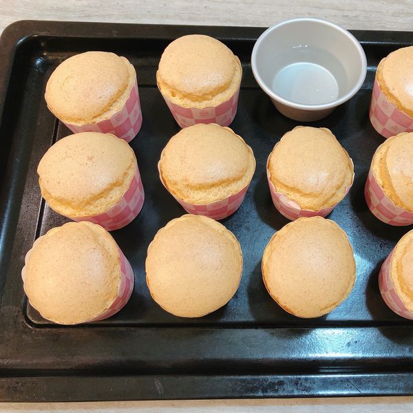 撞牆n次的戚風杯子蛋糕（附失敗案例分析） : 黃惠惠一起做