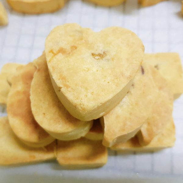 鳳梨酥（加鹹蛋黃）：萬萬 一起做