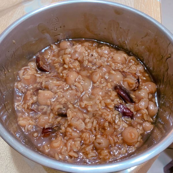 電鍋料理。秋日暖暖桂圓粥 : Vivian Yang一起做