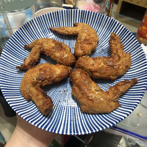 氣炸鍋-酥脆烤雞翅：施宜均 一起做
