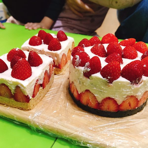 草莓生乳酪蛋糕 : 小猴兒🐒一起做