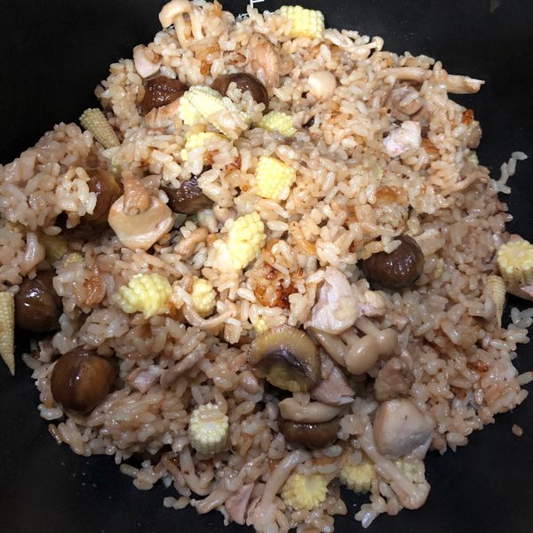 栗子菇菇雞肉炊飯🌰一鍋到底 : 陳蓋比一起做