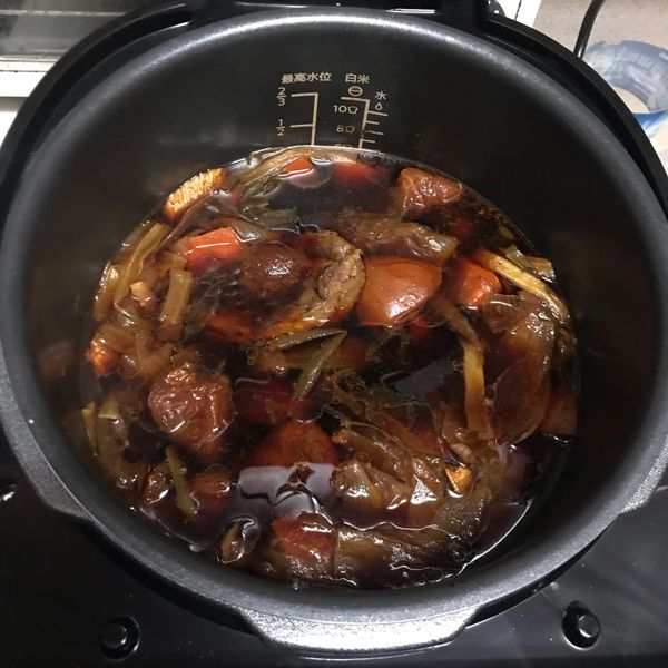 番茄牛肉麵【萬用鍋版】 : まい一起做