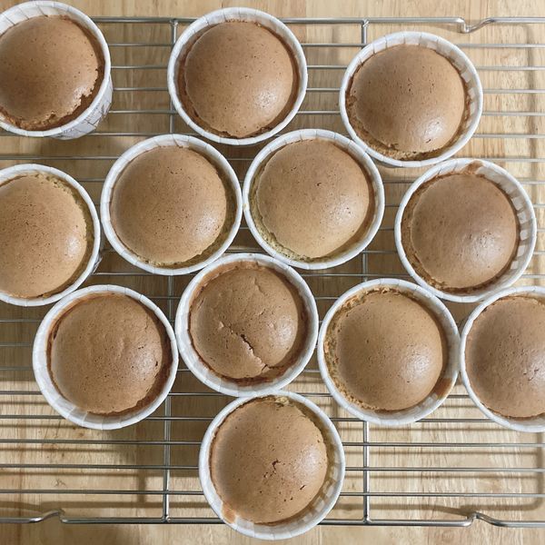 撞牆n次的戚風杯子蛋糕（附失敗案例分析）：羅文君 一起做