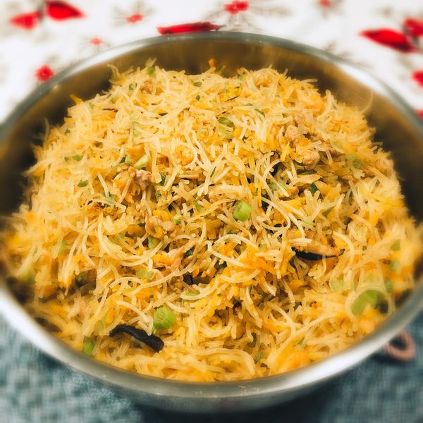 💛金瓜炒米粉💛：Kelly 一起做