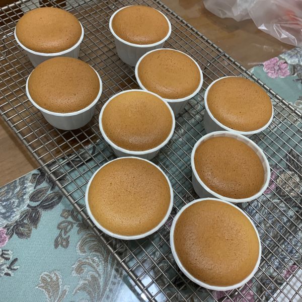 撞牆n次的戚風杯子蛋糕（附失敗案例分析）：柚柚麵 一起做