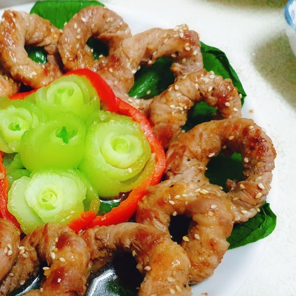 肉捲甜甜圈：露可咪 一起做