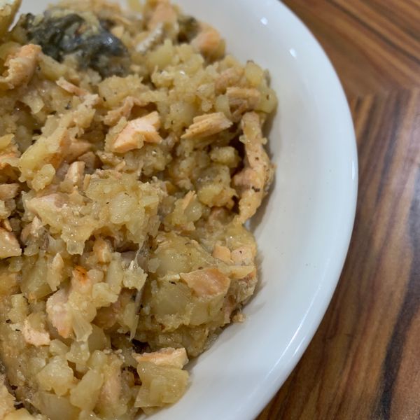 鮭魚炒飯：Bing 一起做