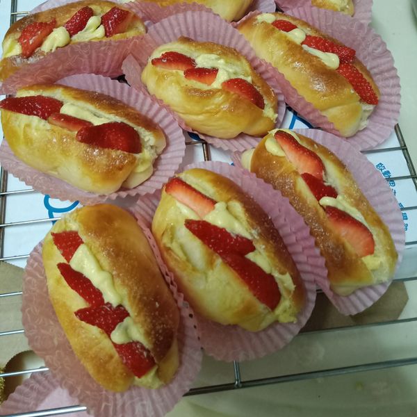 草莓奶露麵包【麥典實作工坊】 : 櫻桃小丸子一起做