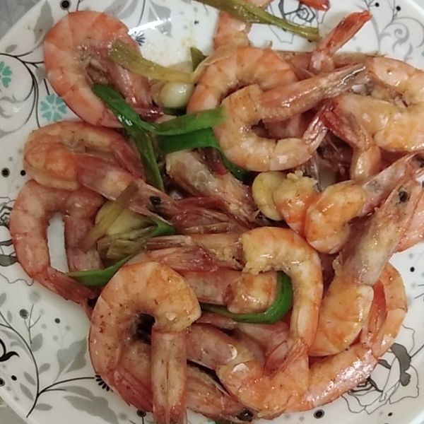 蔥爆胡椒蝦：陳育萱 一起做