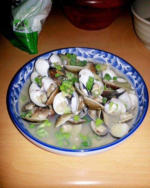 酒蒸蛤蠣：Tang Li 一起做