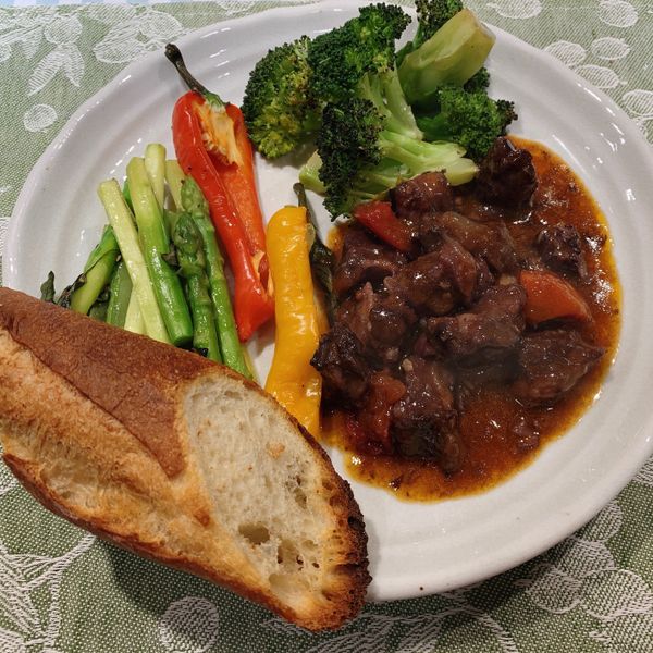 法式紅酒燉牛肉：Mini 一起做