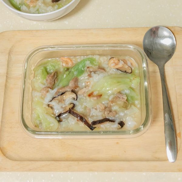 高麗菜鹹粥：momo 一起做