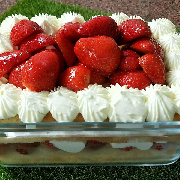 好市多草莓蛋糕：艾薇云 一起做