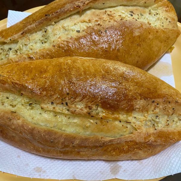 奶油香蒜麵包
簡易。家常烘焙。早餐：Wun Lin 一起做