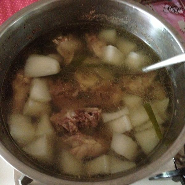 白蘿蔔雞湯：Ni Na 一起做