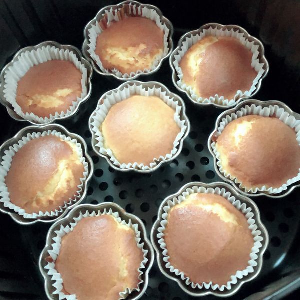 蜂蜜杯子小蛋糕 : 愛吃鬼菇菇一起做