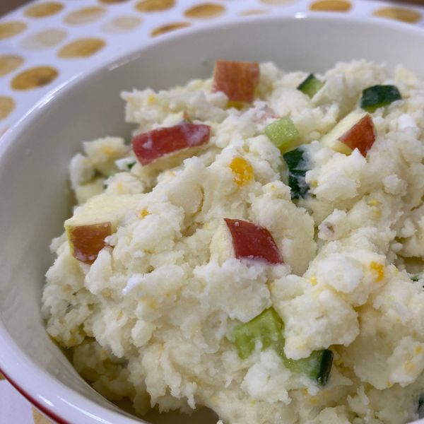 蘋果馬鈴薯沙拉口袋餅：炭炭 一起做