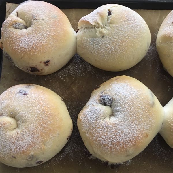 【香濃柔軟】蔓越莓奶油乳酪麵包捲：獅子老虎 一起做