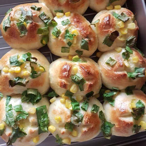 香葱小餐包，懷念的復古味道 : 孟蓁一起做