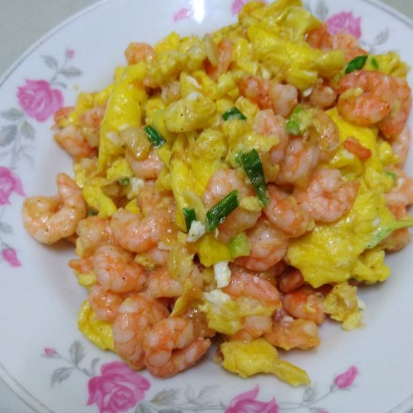 鮮奶滑蛋炒蝦仁
家常菜🌸10分鐘上桌：關家家 一起做