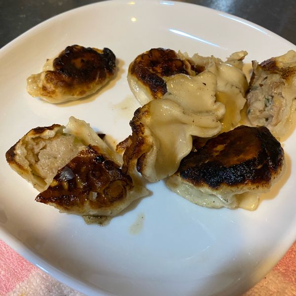 皮超脆日式煎餃(使用冷凍水餃)：Sandra Wang 一起做