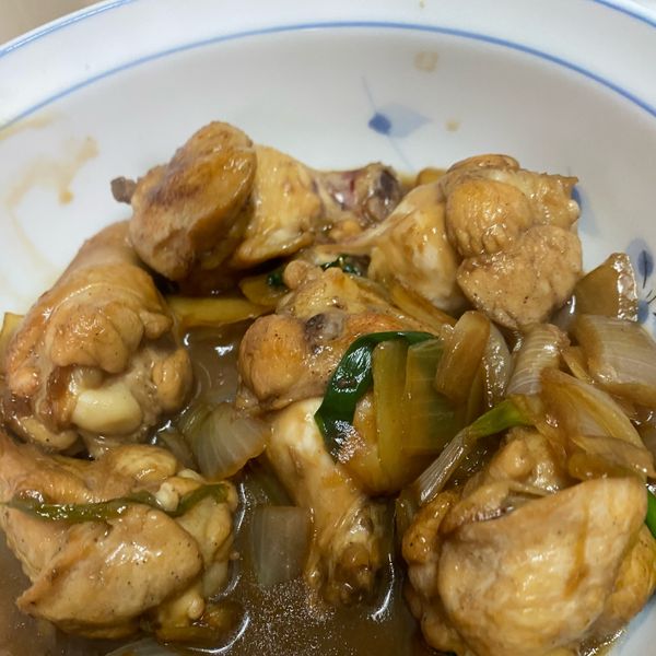 洋蔥紅燒雞腿 · 配飯好菜🍚🥢 : 黃金媽一起做