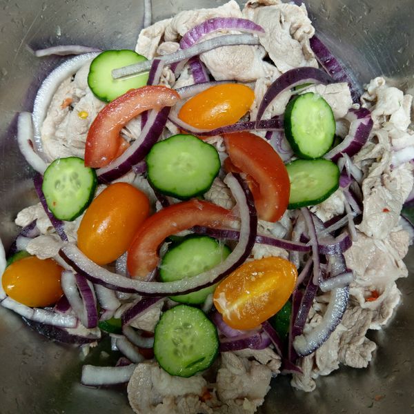 泰式檸檬酸辣肉片:Wenyin 一起做