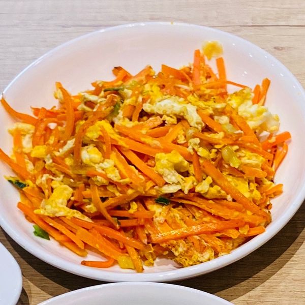 紅蘿蔔炒蛋 : 林小妞一起做