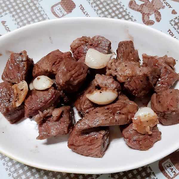 爆蒜骰子牛 : Annie Pu一起做