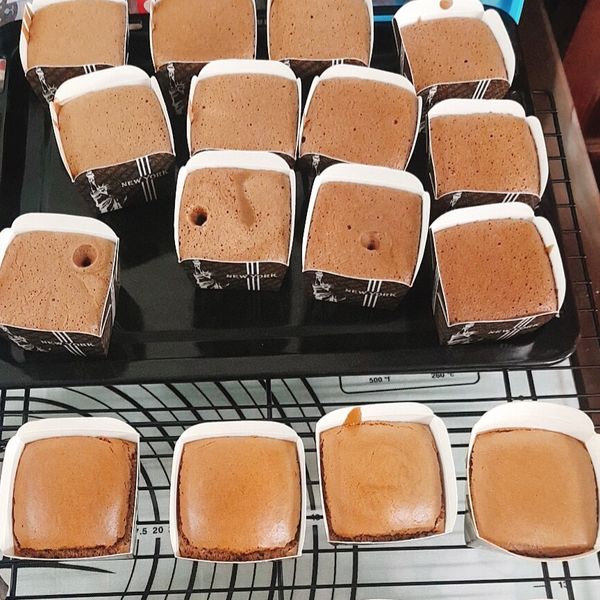 巧克力杯子蛋糕12杯 : Caelyn Zhu一起做