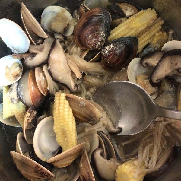 無油煙～《金針菇蛤蜊時蔬》：ㄍㄨㄣ 一起做