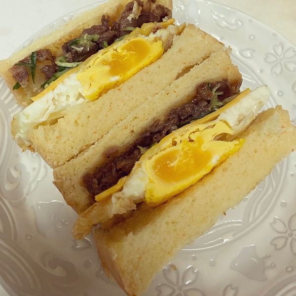 簡易 肉排蛋土司：賴雪蓮 一起做