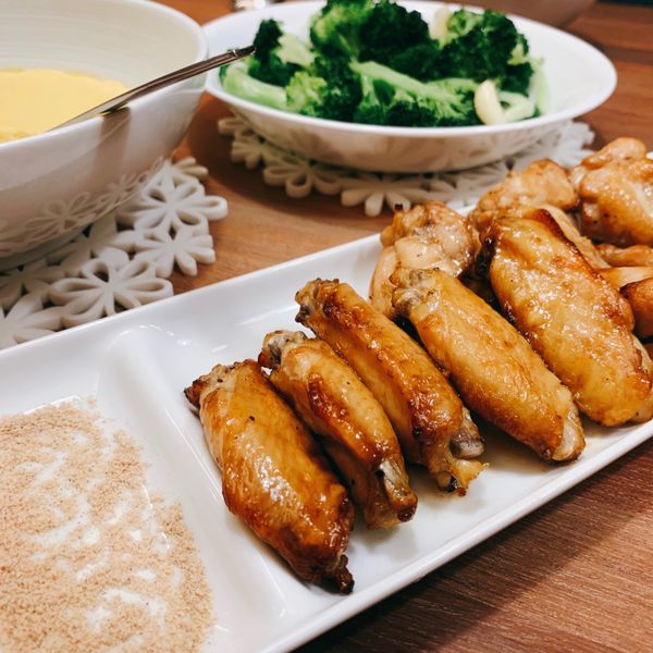 黑胡椒檸檬醬烤雞翅腿-手繪食譜 : Laya一起做