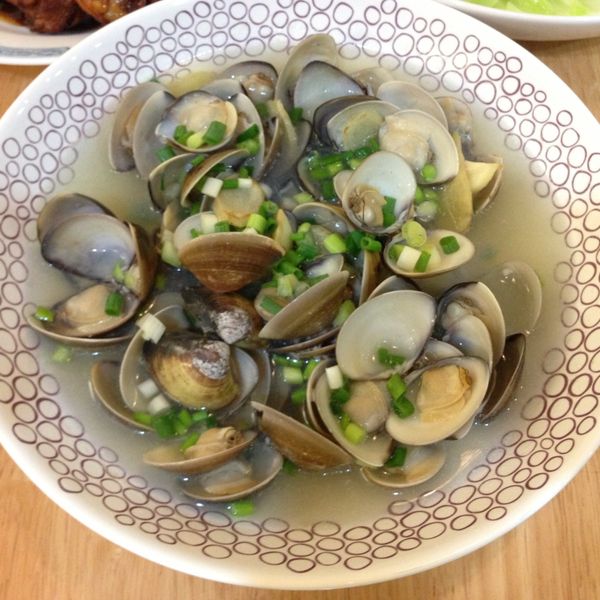 酒蒸蛤蠣：NaNa Wu 一起做