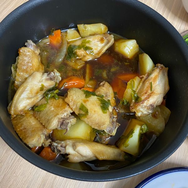 薯仔炆雞翼  Stewed Chicken Wings with Potato：Ivy Kam 一起做