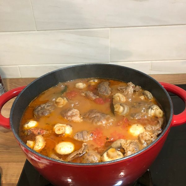 擁有鑄鐵鍋必煮的無水料理【蕃茄燉牛肉】 : Kelly一起做