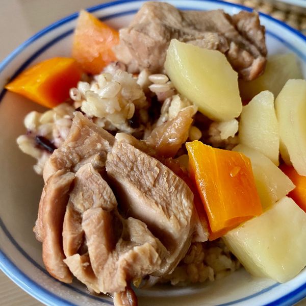 馬鈴薯燉雞：Laura 一起做