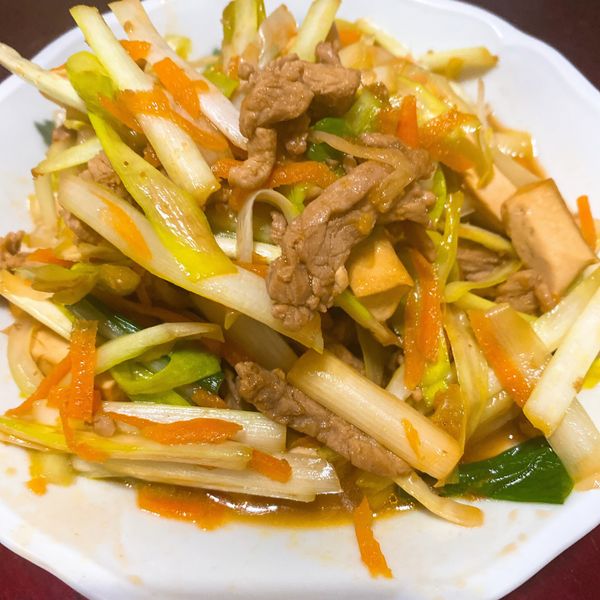 韮黃炒豆干肉絲：吳培寧 一起做