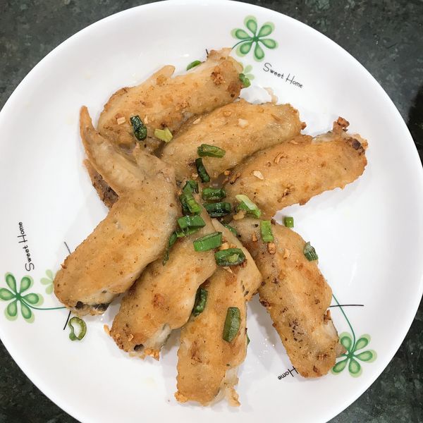 免炸椒鹽雞翅~美味下酒菜:洪家馨 一起做
