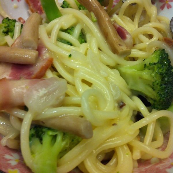 培根柳松菇白醬義大利麵：巧樂媽 一起做