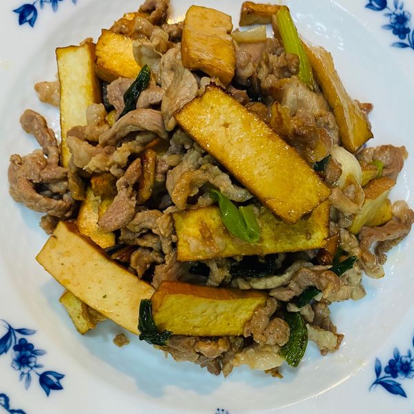 豆干炒肉絲【淬釀手路菜】：舞安 一起做