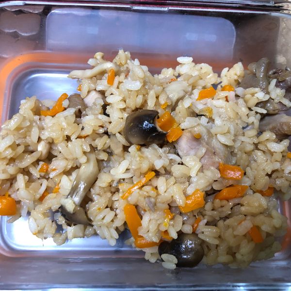 日式雞肉野菇炊飯 : Chieh-yu Hung一起做