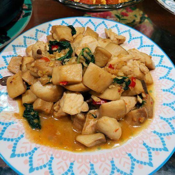 泰式打拋杏鮑雞丁:Ginny 一起做