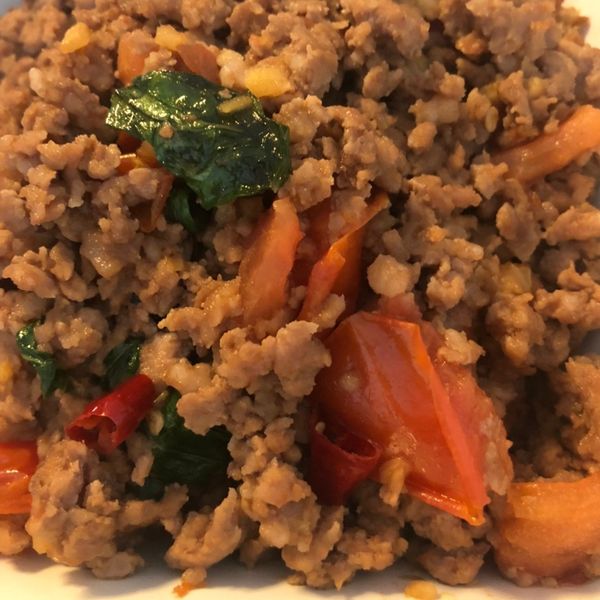 扒完三碗飯! 泰式打拋豬 食譜 : geni一起做