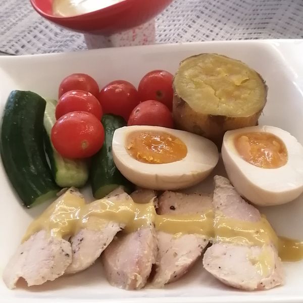 溫泉蛋雞肉沙拉 : 蔡筱屏一起做