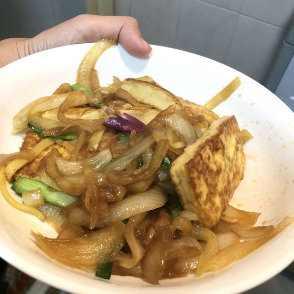 洋蔥🧅燒豆腐 : TristaWu一起做