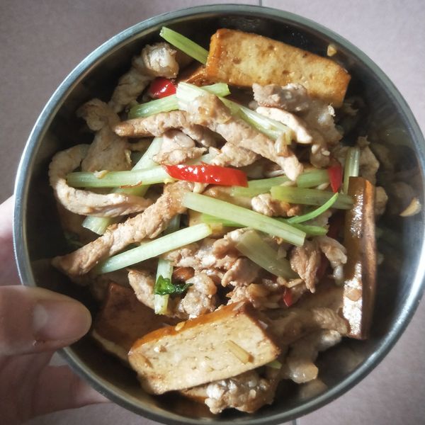 肉絲豆干小炒:Eunice 一起做