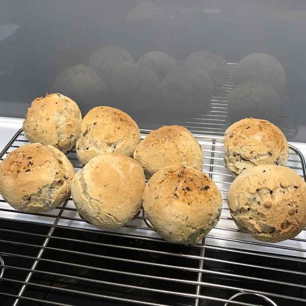 用超夯氣炸鍋來烤韓國麵包囉 : 賴貝貝一起做